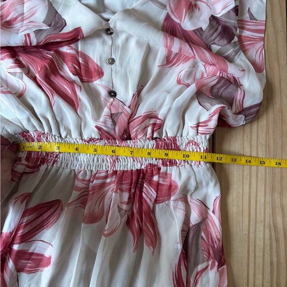 Chic Floral Midi Dress in Pink and Cream - Picture 6 of 9